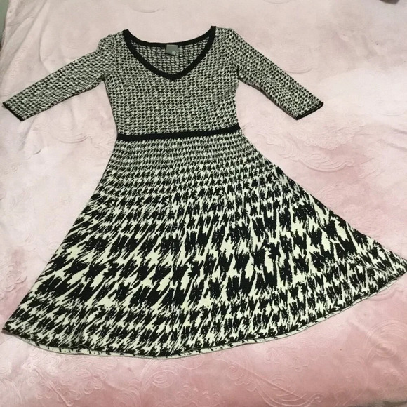 TAYLOR HOUNDSTOOTH Black & White Fit & Flare Dress SIZE S - Picture 3 of 8